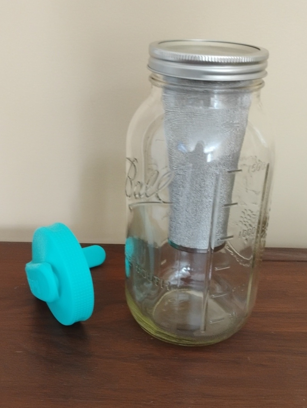 Clear Glass Cold Brew Mason Jar with Turquoise Silicone Lid